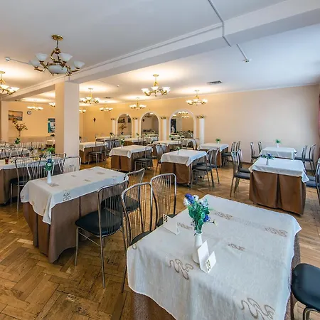 Біла Акація Otel
